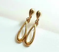 イヤリング　金色　ゴールド　雫型フープ　スイング　ドレスアップ　e95