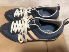 アディダス　レディーススニーカー