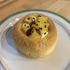 さつまいもクリームチーズパンスクイーズ