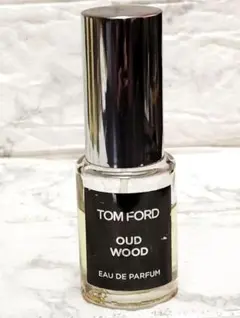①トムフォード ウードウッド オードパルファム スプレィ 10ml - メルカリ