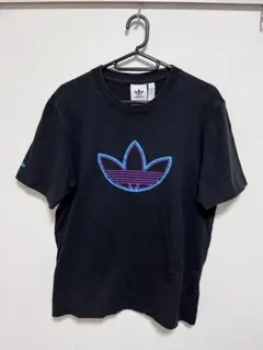 【adidas】 値下げしました‼️半袖Tシャツ 黒 青ロゴ