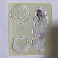 LOVE 瀧脇笙古 アクリルスタンド - メルカリ