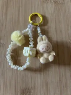超人気、可愛い らぶぶ Labubu ミニぬいぐるみキーホルダー 黄色