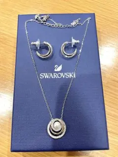 【未使用品】スワロフスキー　パールダブルリング　ネックレス&ピアスセット
