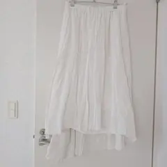 ホワイトフレアヘムロングスカート〜M
