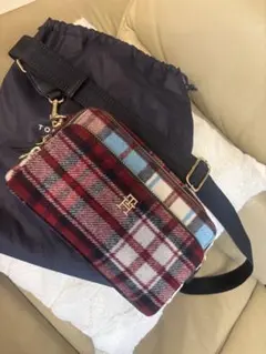 ショルダーバッグ　トミーヒルフィルガー