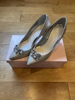 DIANAシルバー ビジュー付きパンプス