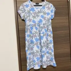 bebe 花柄 半袖ワンピース 140