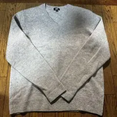 UNIQLO グレー Vネックセーター Mサイズ