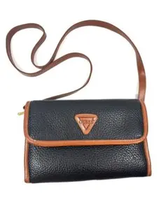 GUESS（ゲス）ヴィンテージ　ショルダーバッグ　レザー　ブラック　サコッシュ