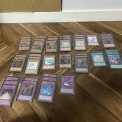 遊戯王　光のピラミッド　デッキ　映画
