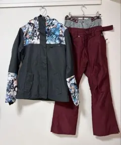 ロキシー　スキーウェアジャケット　エスティボ　スキーウェアパンツ