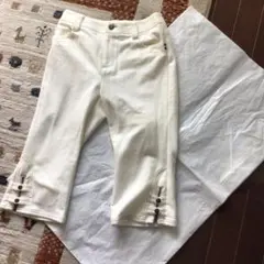 PLUSIV by シバタ　白ストレッチクロップドパンツのサムネイル
