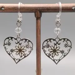 未使用保管品　 ハート＆フラワーイヤリング ～スワロの輝きと優美なレース調～