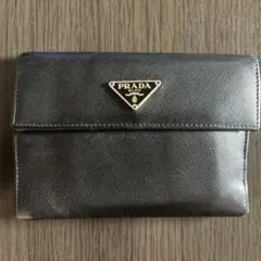 PRADA プラダ 三つ折財布 サフィアーノ トライアングル 財布 革のサムネイル