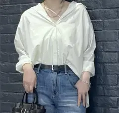 新品AZUL BY MOUSSY 長袖シャツ ホワイトのサムネイル