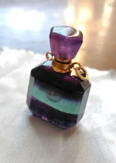 香水瓶　マルチカラーフローライト