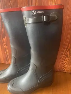 AIGLE 黒 赤 ロングブーツ バックル付き　38サイズ