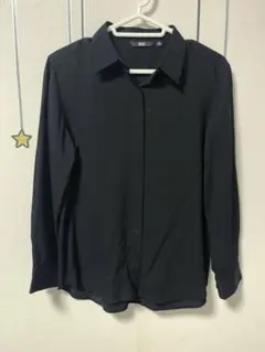 UNIQLO ユニクロ ブラック長袖シャツ Mサイズのサムネイル