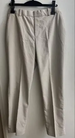 未使用　UNIQLO ユニクロ　EZYアンクルパンツ ナチュラル