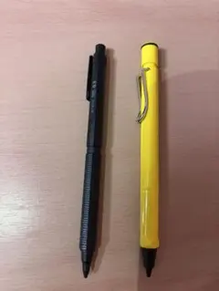 ラミーサファリイエロー ぺんてるオレンズネロ0.3