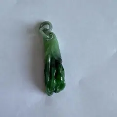 翡翠のペンダントトップ