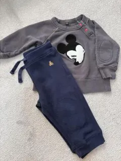 Disney ミッキーマウス トレーナーとGAPパンツセット