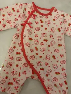 ウサギとイチゴのロンパース