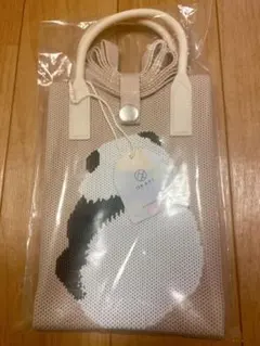 【新品未開封】OKAPI パンダ ベージュ　メッシュ　スマホ　ショルダーバッグ