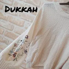 ★Dukkah★中古★シンプル 袖口 花刺繍 ニット トップス★アイボリー★F