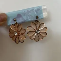 花モチーフ メタルイヤリング