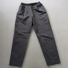 ユニクロ　ウルトラストレッチアクティブエアリーテーパードパンツ