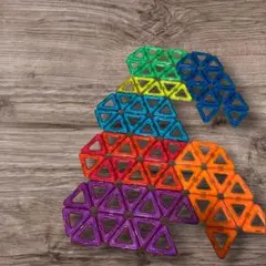 【大量74個！】磁石ブロック　マグネットおもちゃ　三角パーツのみ