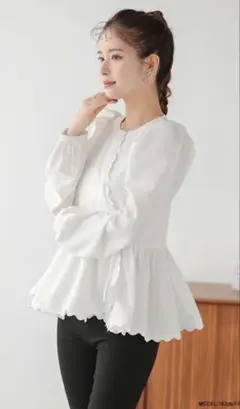 Fit more YUKIコラボスカラップアシメブラウス