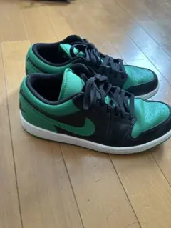 NIKE Air Jordan 1ローカットブラック/グリーン スニーカー