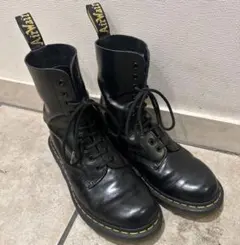 お値下げDr. Martens ブラックレザーブーツ　10ホールブーツ 1490