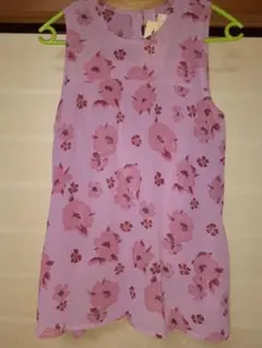 新品タグ付きピンク系花柄カットソーとタンクトップセット