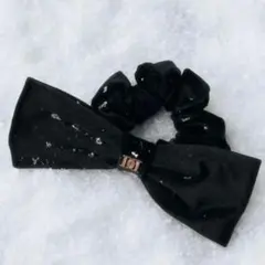 Item thumbnail for item ded38d69-51e9-4fd1-a787-cbd3ffd33734