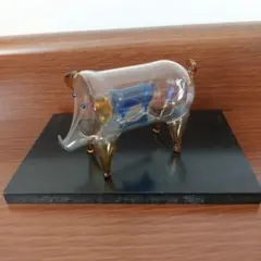 ガラス製 ぶたの置物のサムネイル