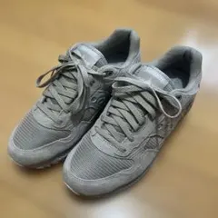 サッカニーSaucony SHADOW5000 グレー スニーカー　27cm