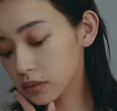 片耳】jentlouis ピアス Melt half hoop pierce - メルカリ