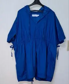 adidas フード付きウインドブレーカー青