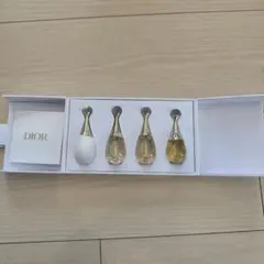 Dior ディスカバリー キット 香水 ミニボトル　ノベルティ　非売品のサムネイル