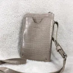 ✨極美品✨モノコムサ MONO COMME CAベージュ型押しスマホショルダー✧のサムネイル