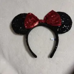 ミニーマウス カチューシャ 黒と赤 スパンコール