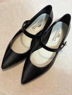 【美品】TEMPERATE 黒　グリッター ポインテッドトゥ シューズ　晴雨兼用