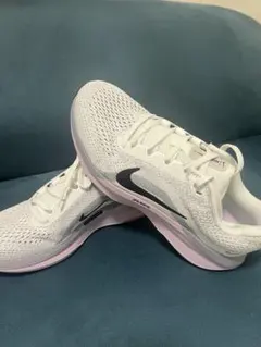 Nike エア ウィンフロー11 ホワイト/ピンク スニーカーのサムネイル