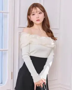 レディー　オフショルトップス