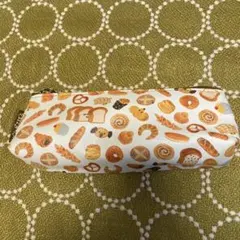 【未使用】パンどろぼう ポーチ ペンケース 総柄 筆箱 小物入れ