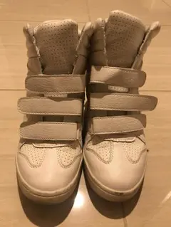 インヒール白スニーカー